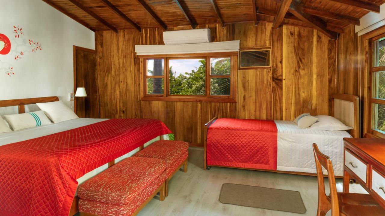 The Wooden House Hotel Puerto Villamil Kültér fotó