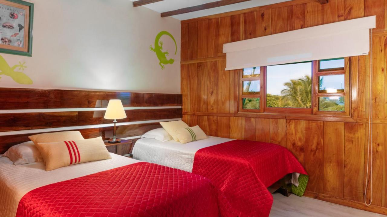 The Wooden House Hotel Puerto Villamil Kültér fotó