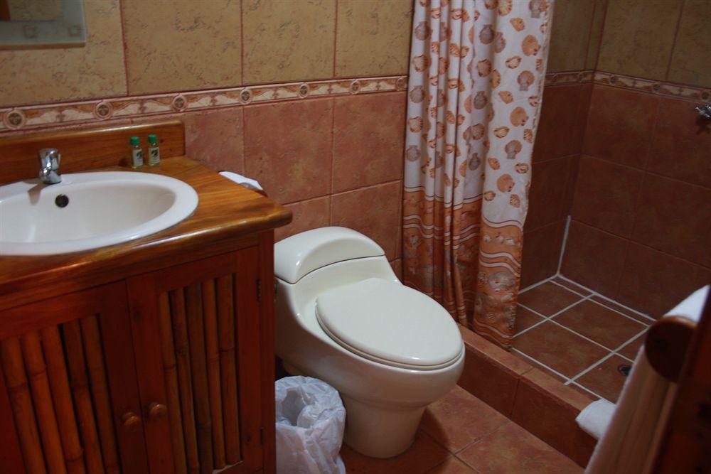 The Wooden House Hotel Puerto Villamil Kültér fotó