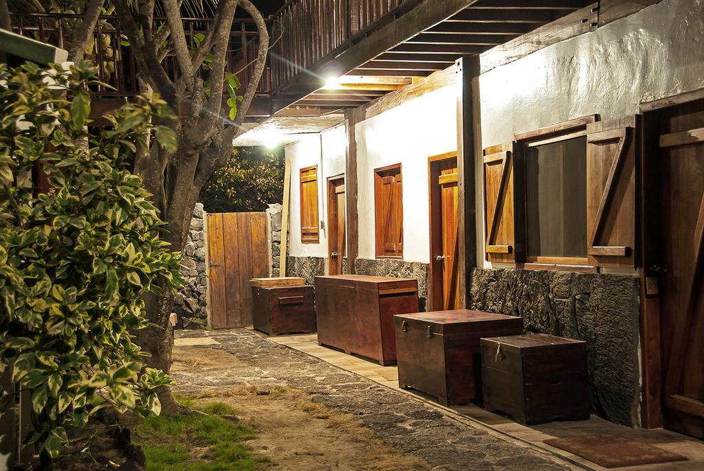The Wooden House Hotel Puerto Villamil Kültér fotó