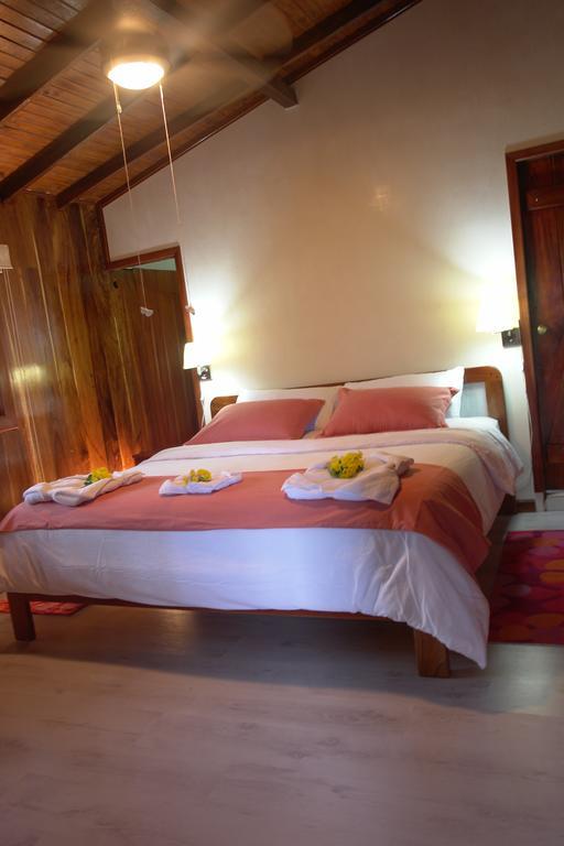 The Wooden House Hotel Puerto Villamil Kültér fotó
