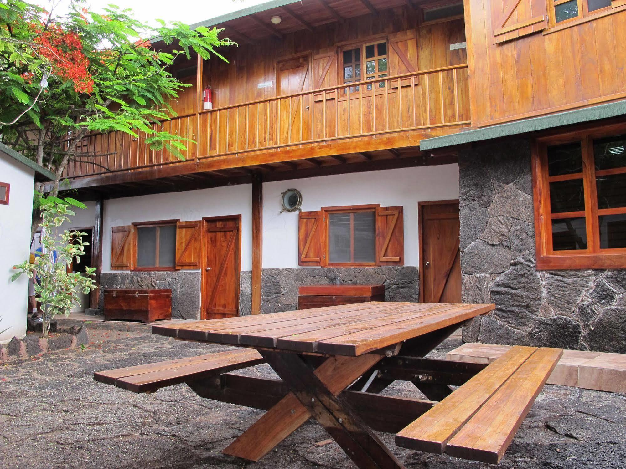 The Wooden House Hotel Puerto Villamil Kültér fotó