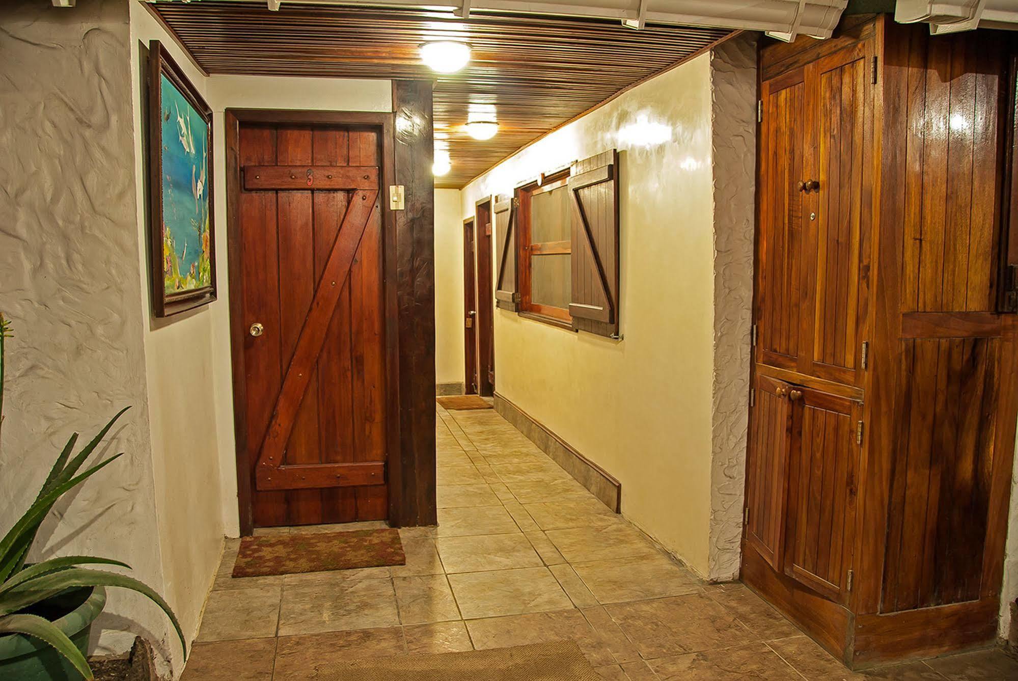 The Wooden House Hotel Puerto Villamil Kültér fotó