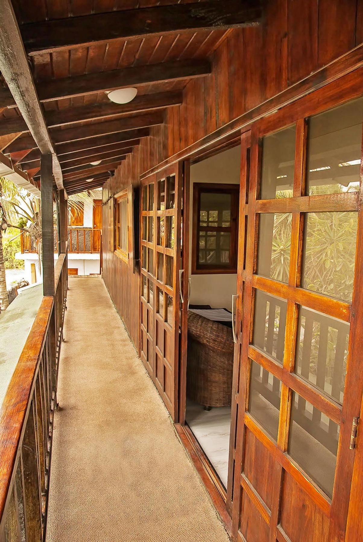 The Wooden House Hotel Puerto Villamil Kültér fotó